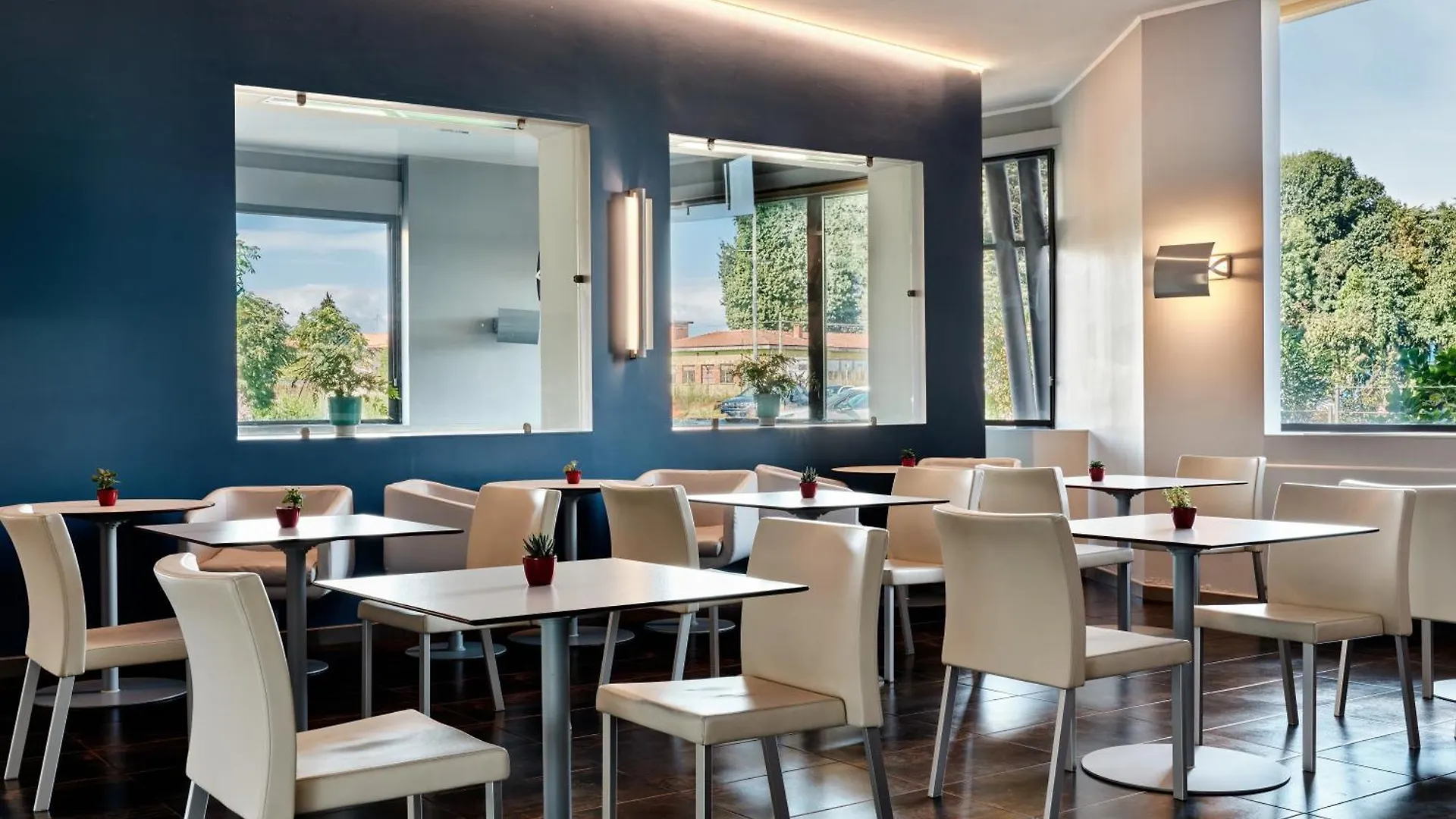 *** Hotel Holiday Inn Express Milan-Malpensa Airport By Ihg Somma Lombardo Italy