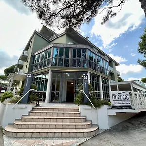 https://residence-rivaverde.emilia-romagnahotels.net