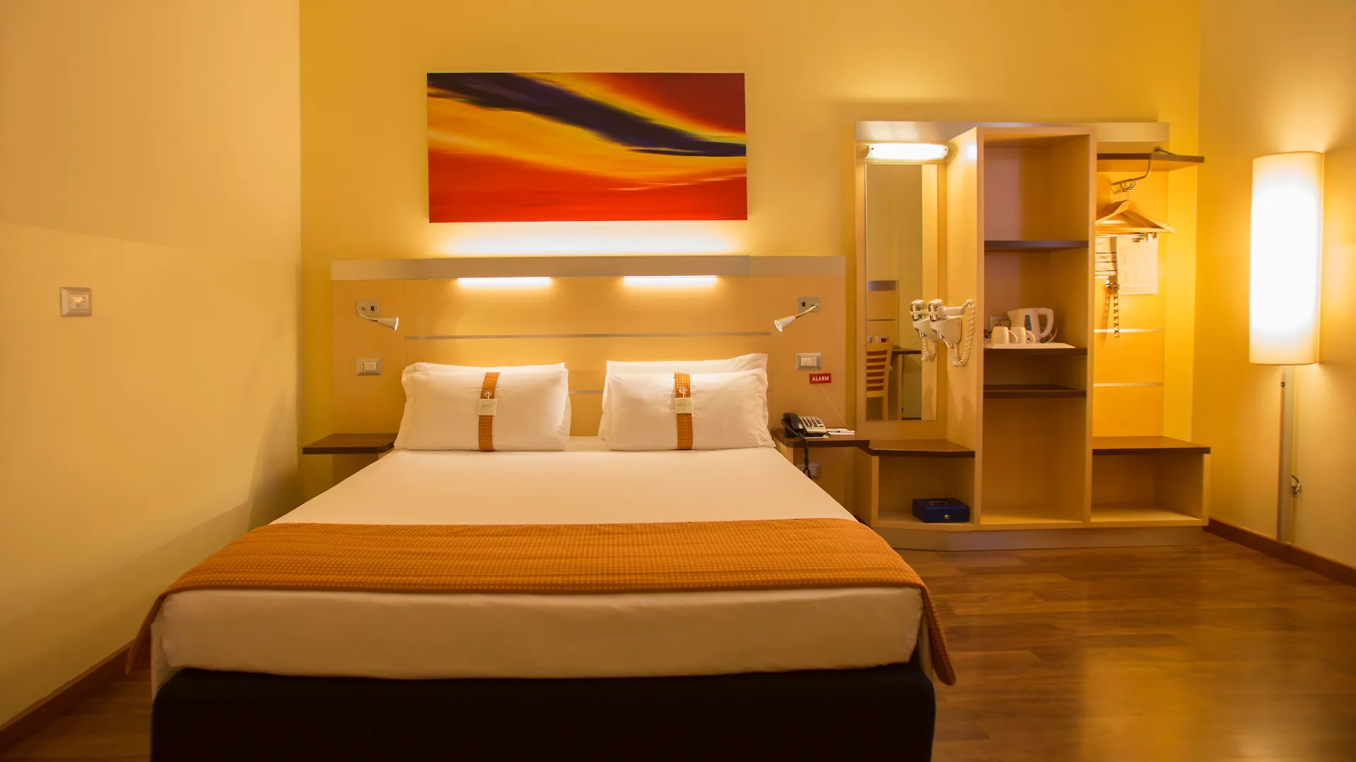 Holiday Inn Express Milan-Malpensa Airport By Ihg Somma Lombardo Italy