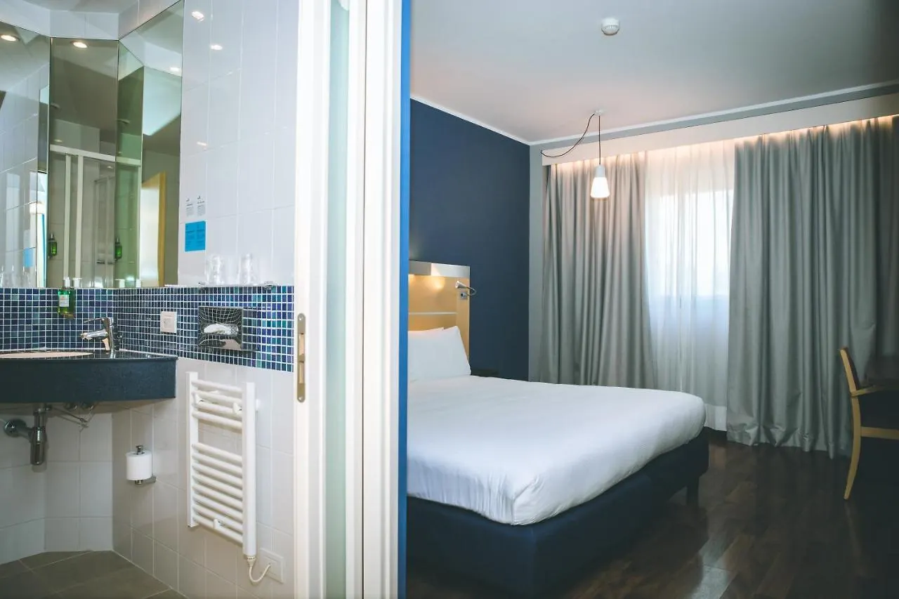 Holiday Inn Express Milan-Malpensa Airport By Ihg Somma Lombardo