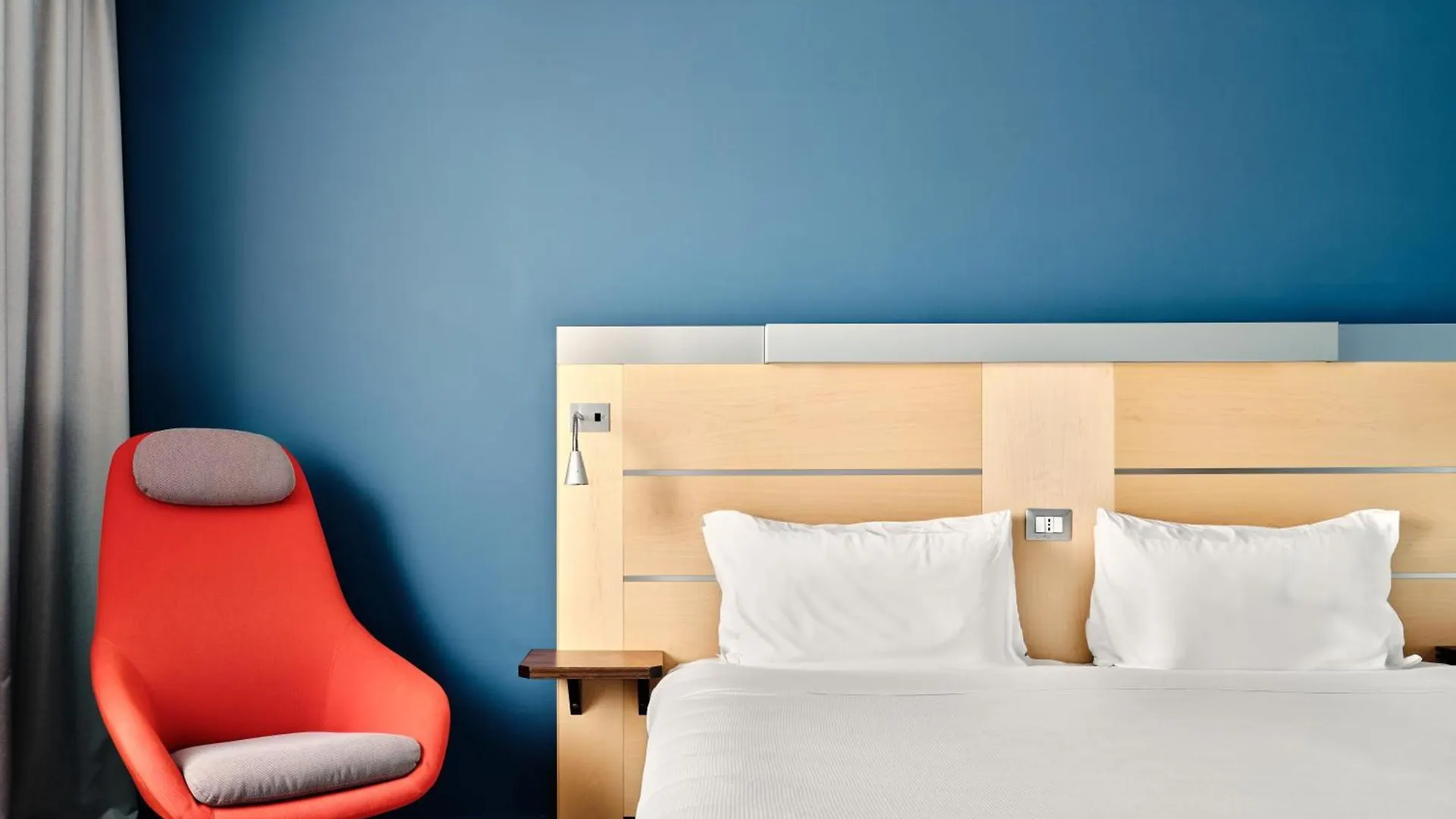 Holiday Inn Express Milan-Malpensa Airport By Ihg Somma Lombardo Szálloda