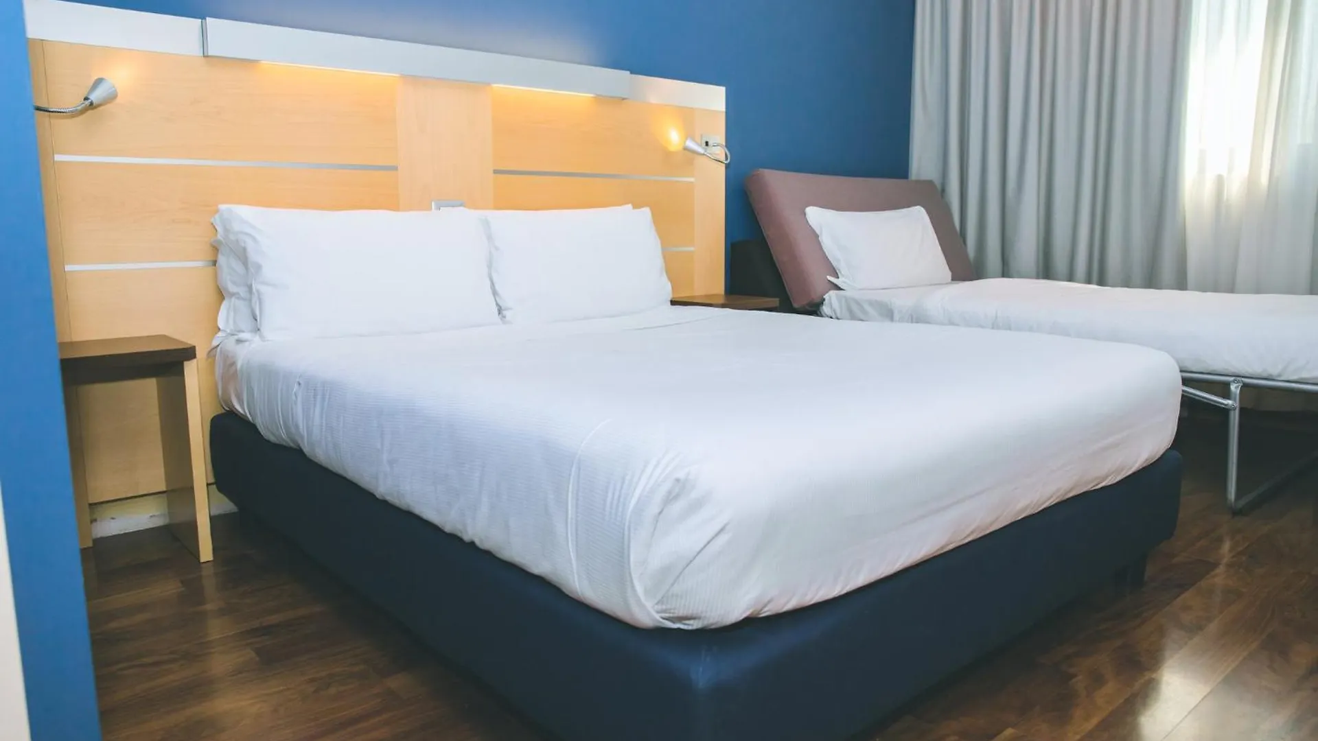Holiday Inn Express Milan-Malpensa Airport By Ihg Somma Lombardo 3*,