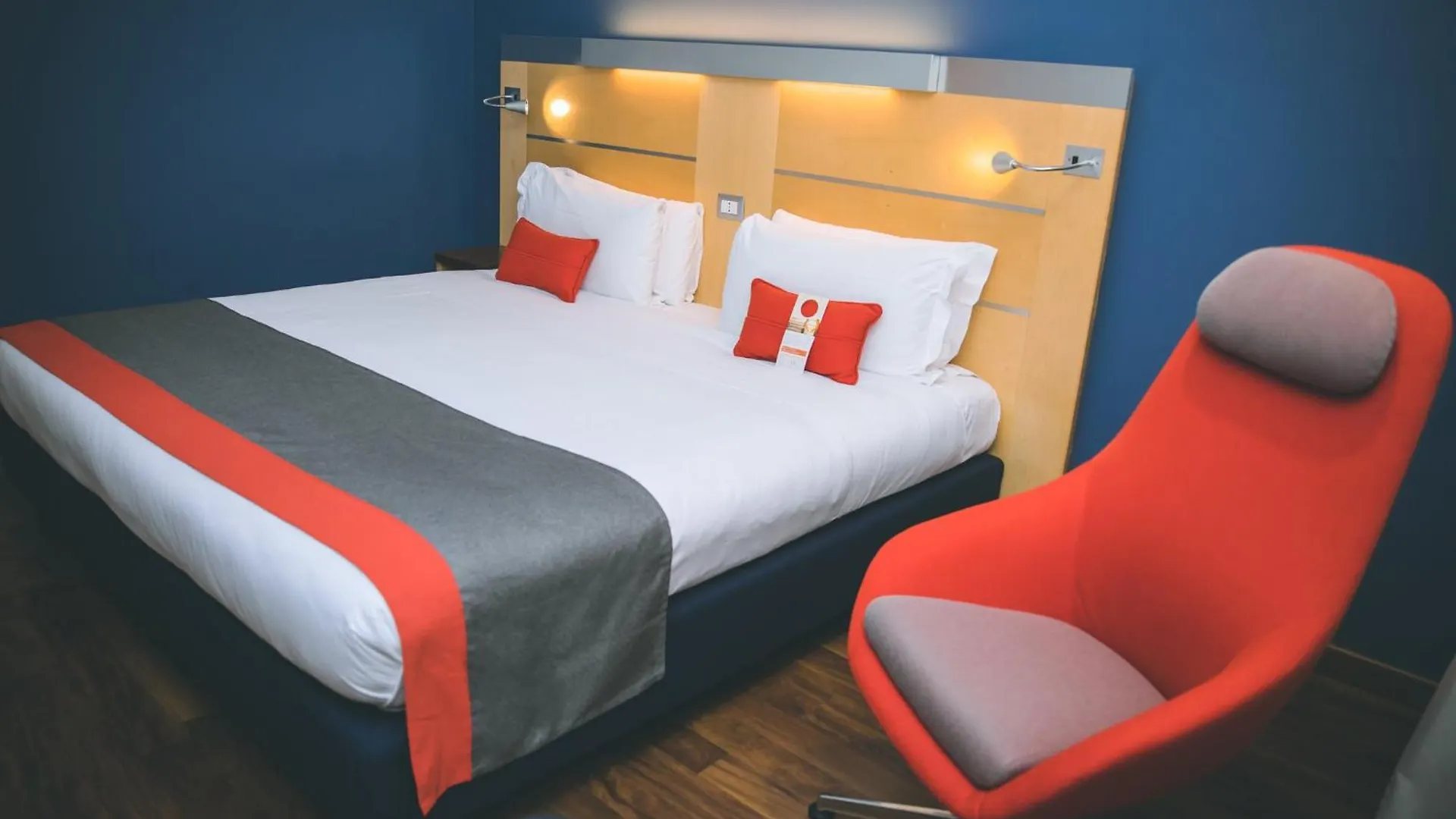 Holiday Inn Express Milan-Malpensa Airport By Ihg Somma Lombardo Olaszország