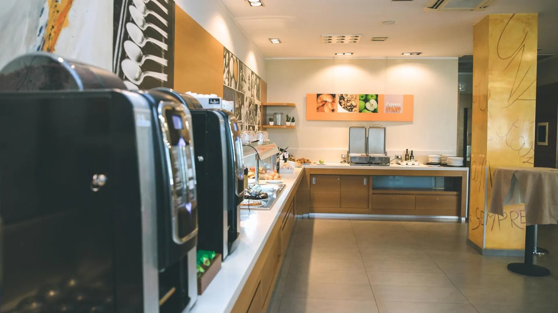 Holiday Inn Express Milan-Malpensa Airport By Ihg Somma Lombardo Hotel