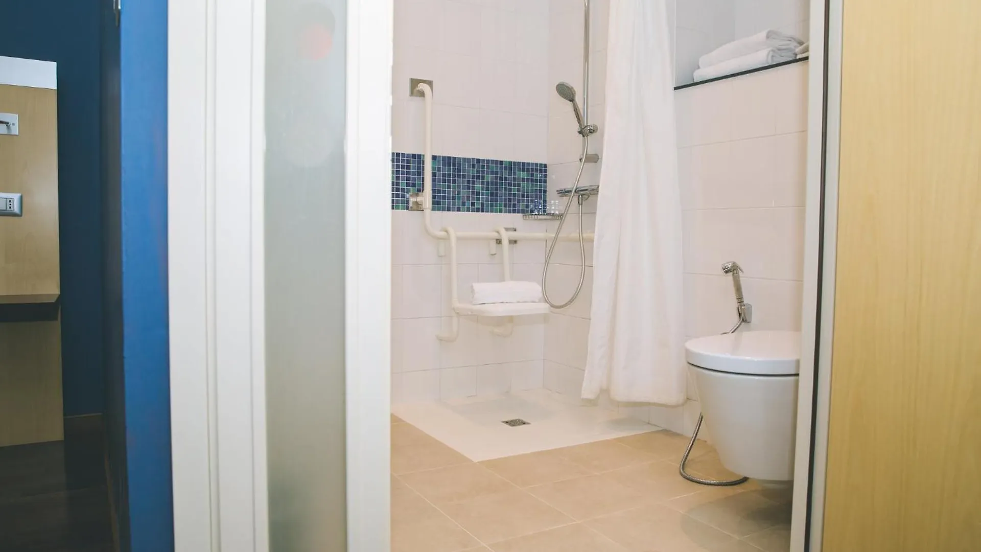 Holiday Inn Express Milan-Malpensa Airport By Ihg Somma Lombardo Hotel